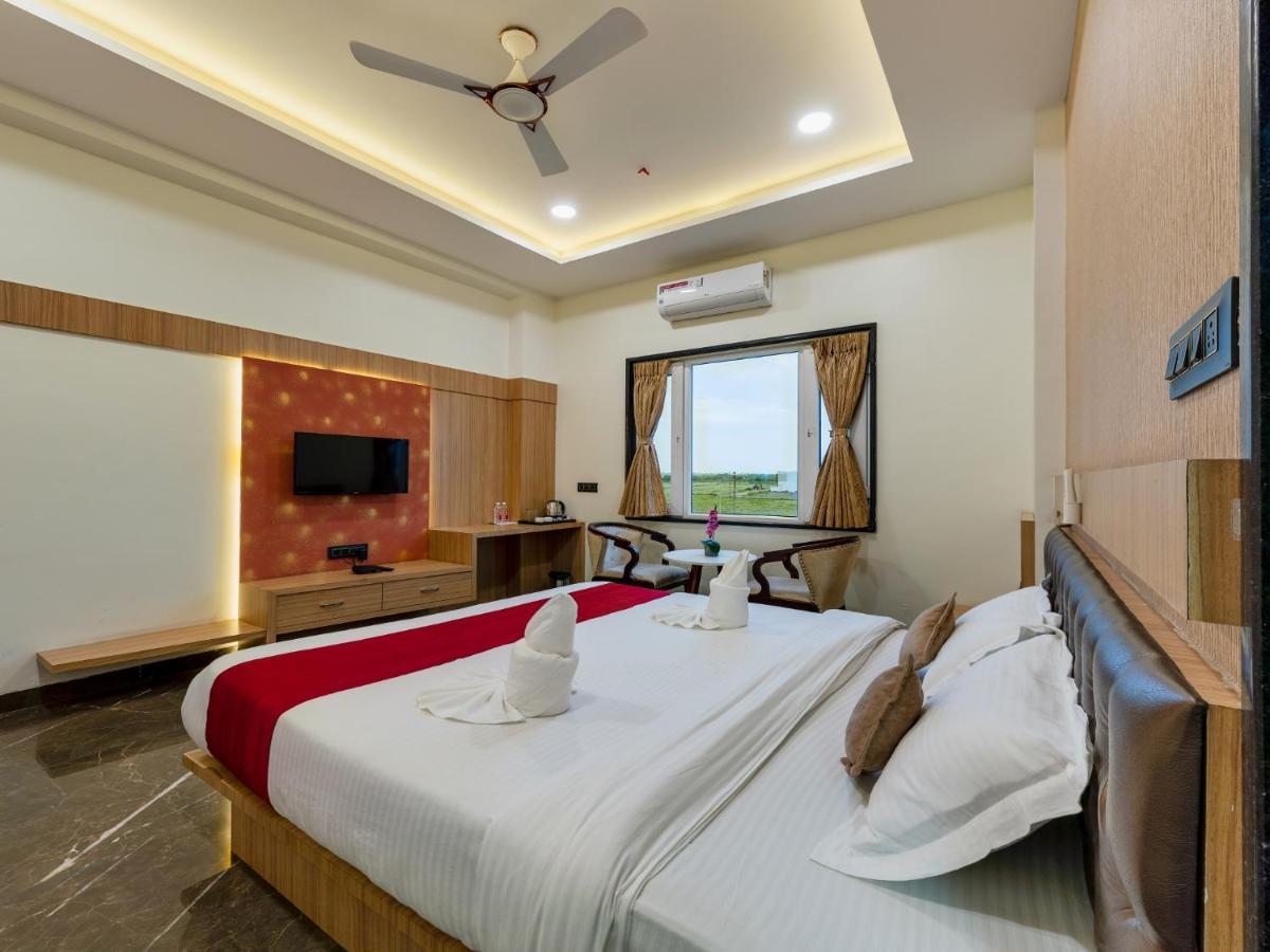 Hotel Chandradeep Regency Dhule Екстериор снимка